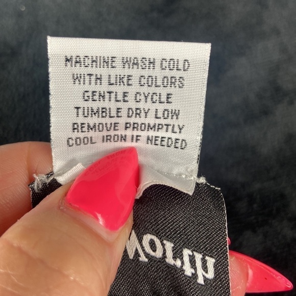 BonWorth Long Sleeve Button Down Cat Print Blouse with V Cutout - Picture 7 of 7